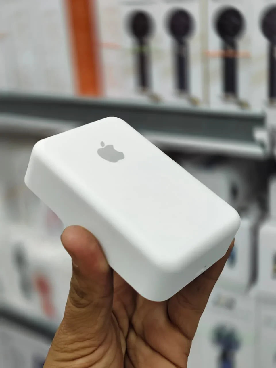 MagSafe Wireless Power Bank 5000mAh for iPhone – Strong Magnetic Battery Pack
